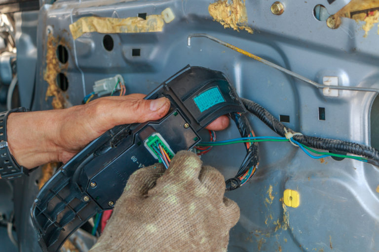 fixing wire switches car door unlocking in cleveland, oh.